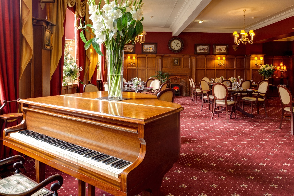 The Saracens Head Hotel-Image-4