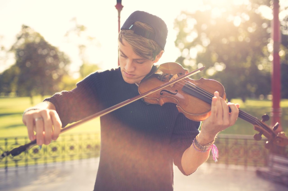Joel Grainger (Live Looping Violinist) -Image-2
