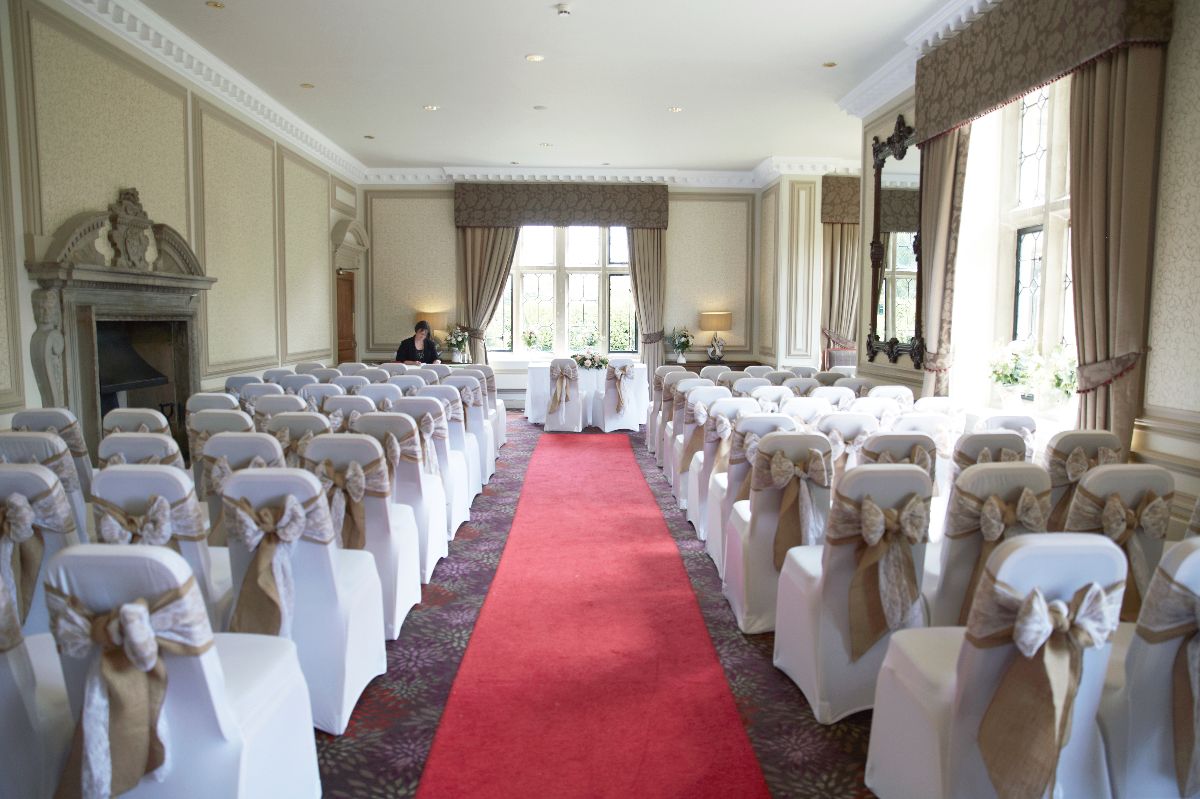 Wedding Venue in Milton Keynes, Horwood House Hotel UKbride