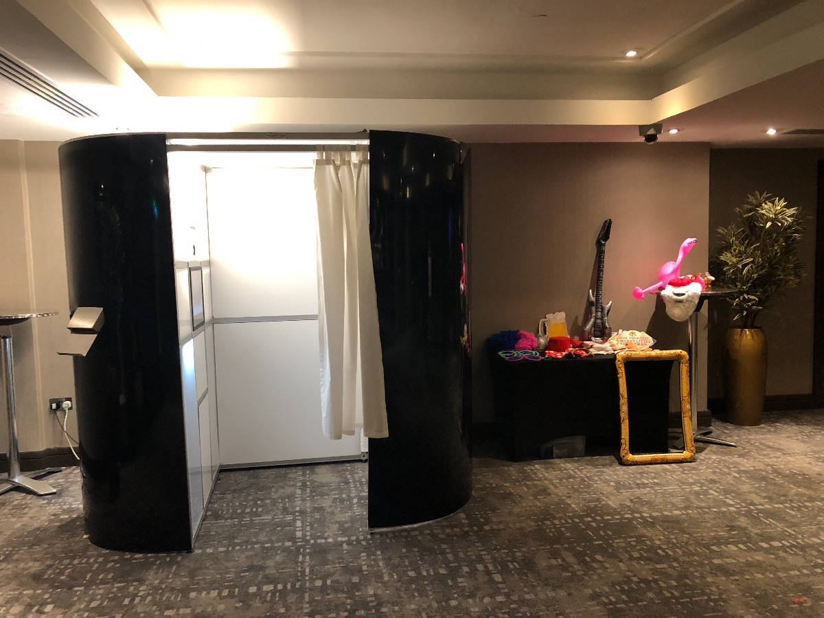 PicMeUp Photobooths-Image-1