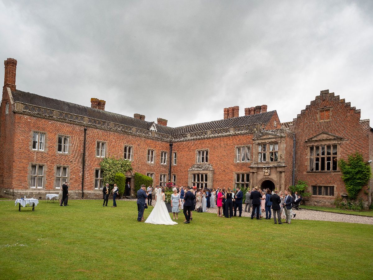 Wedding Venue in Bromsgrove, Grafton Manor Hotel UKbride