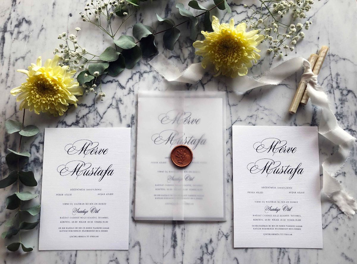 Red Moon Weddings UK-Image-2