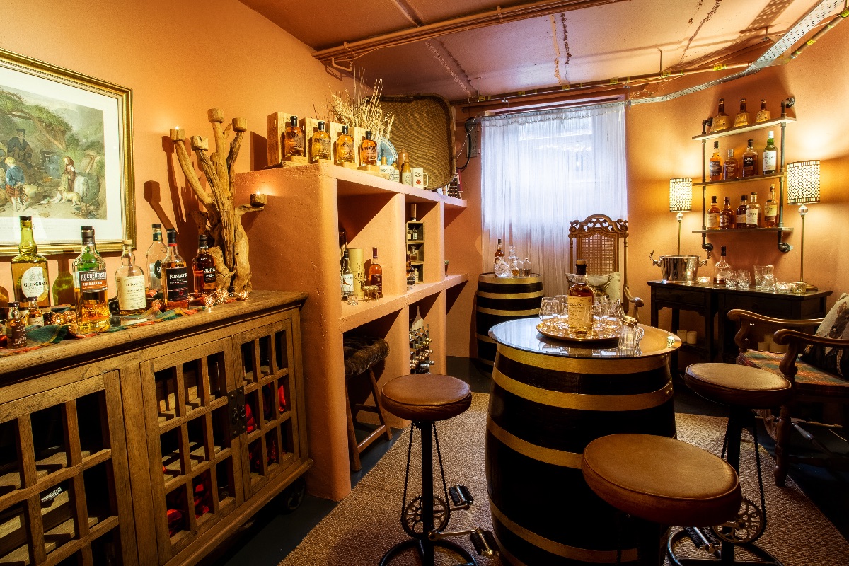 Wedding Venue in Forfar, Turin Castle Scotland UKbride