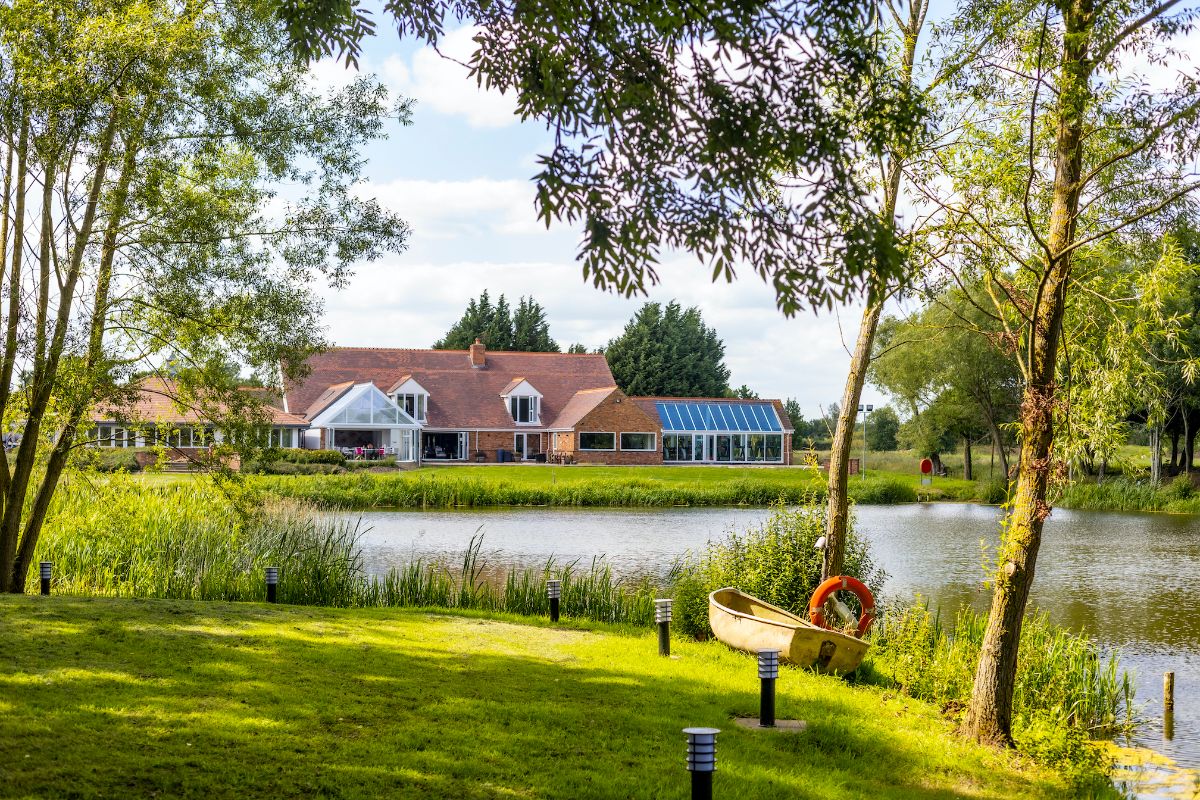 Kingfisher Hotel Golf & Country Club-Image-1