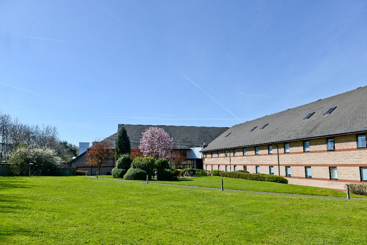 Wedding Venue in Wakefield, Cedar Court Hotel Wakefield UKbride