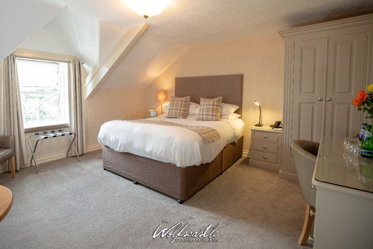 Wolfscastle Country Hotel-Image-4