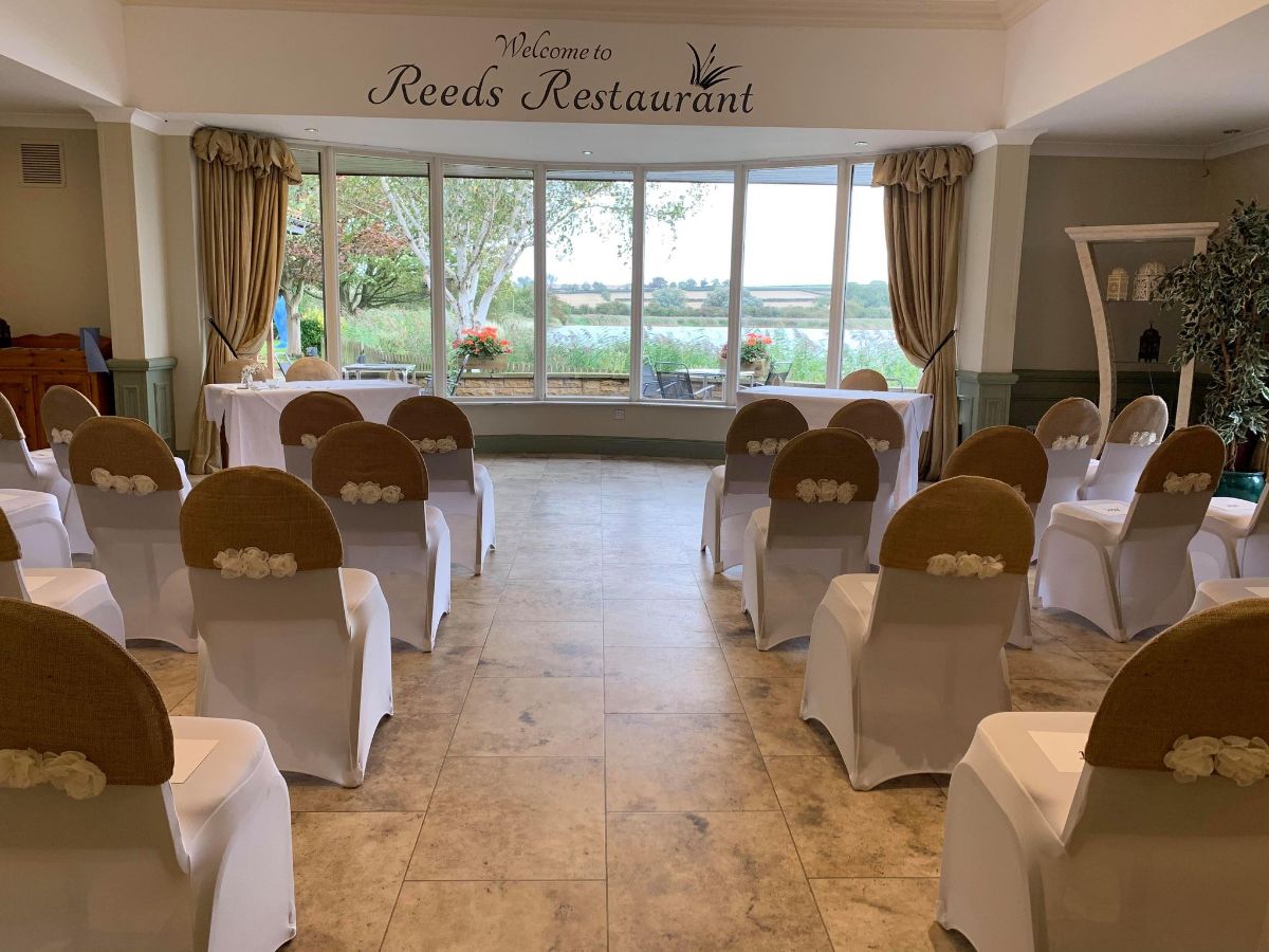 Wedding Venue in Barton Upon Humber, Humber Bridge Hotel UKbride