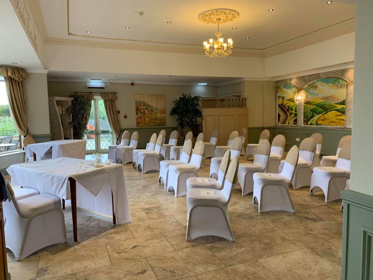 Wedding Venue in Barton Upon Humber, Humber Bridge Hotel UKbride