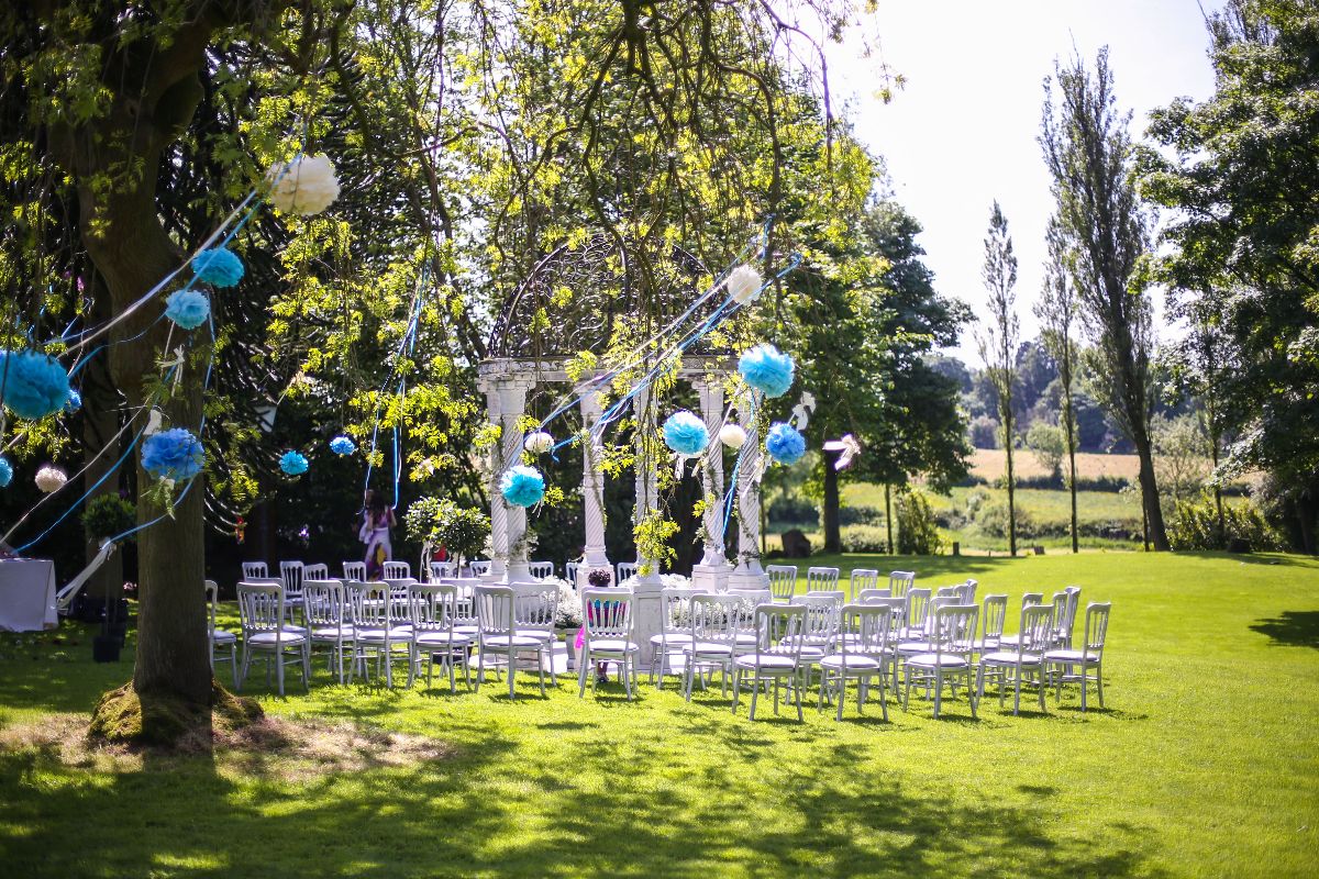 Wedding Venue in StokeonTrent, Thornbury Hall UKbride