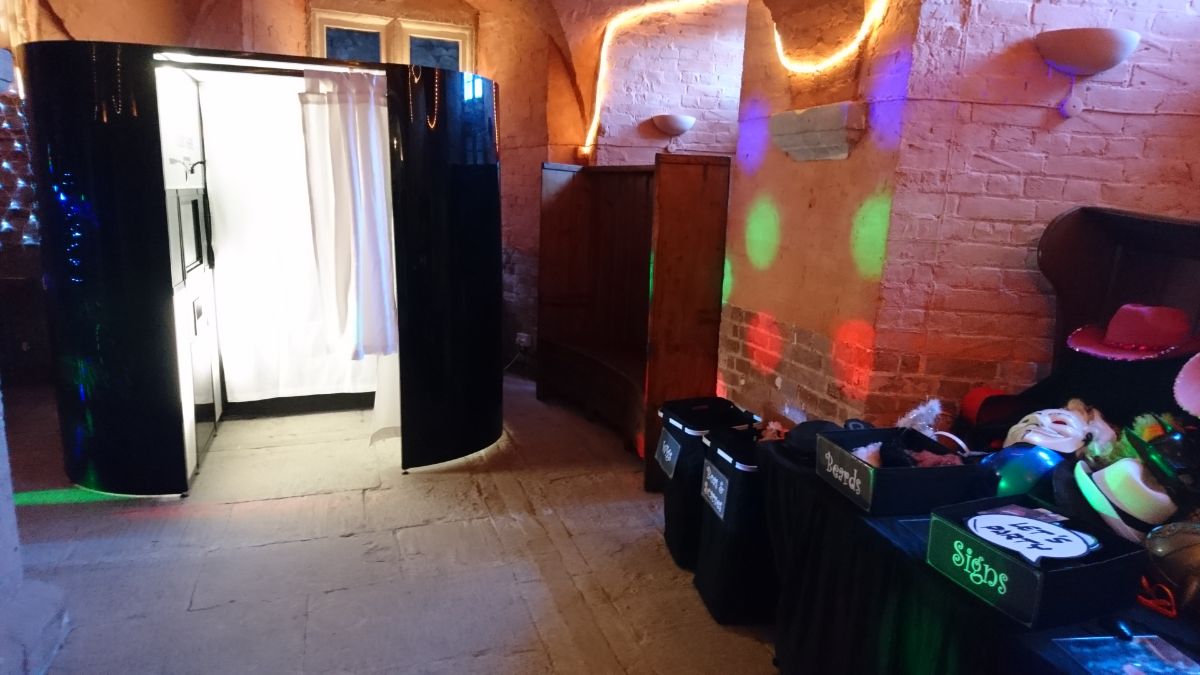 Blackdown Photo Booths-Image-1