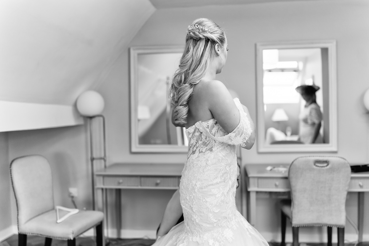 Claire Guy Bridal Hair and Makeup-Image-147