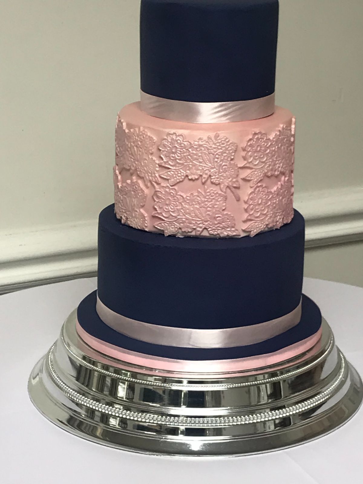 Cakes Glorious Cakes-Image-15