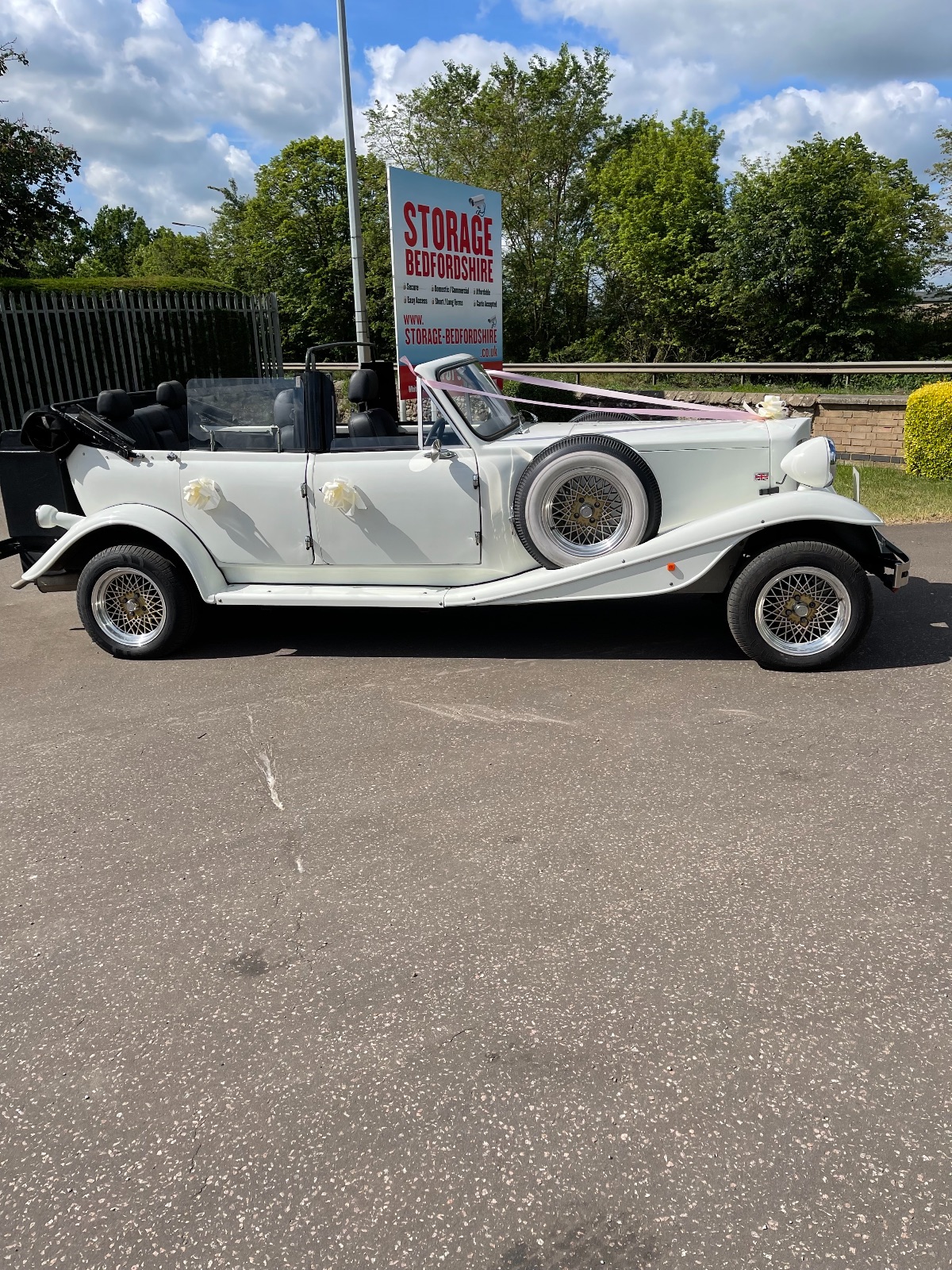 Heritage Classic Wedding Cars-Image-1