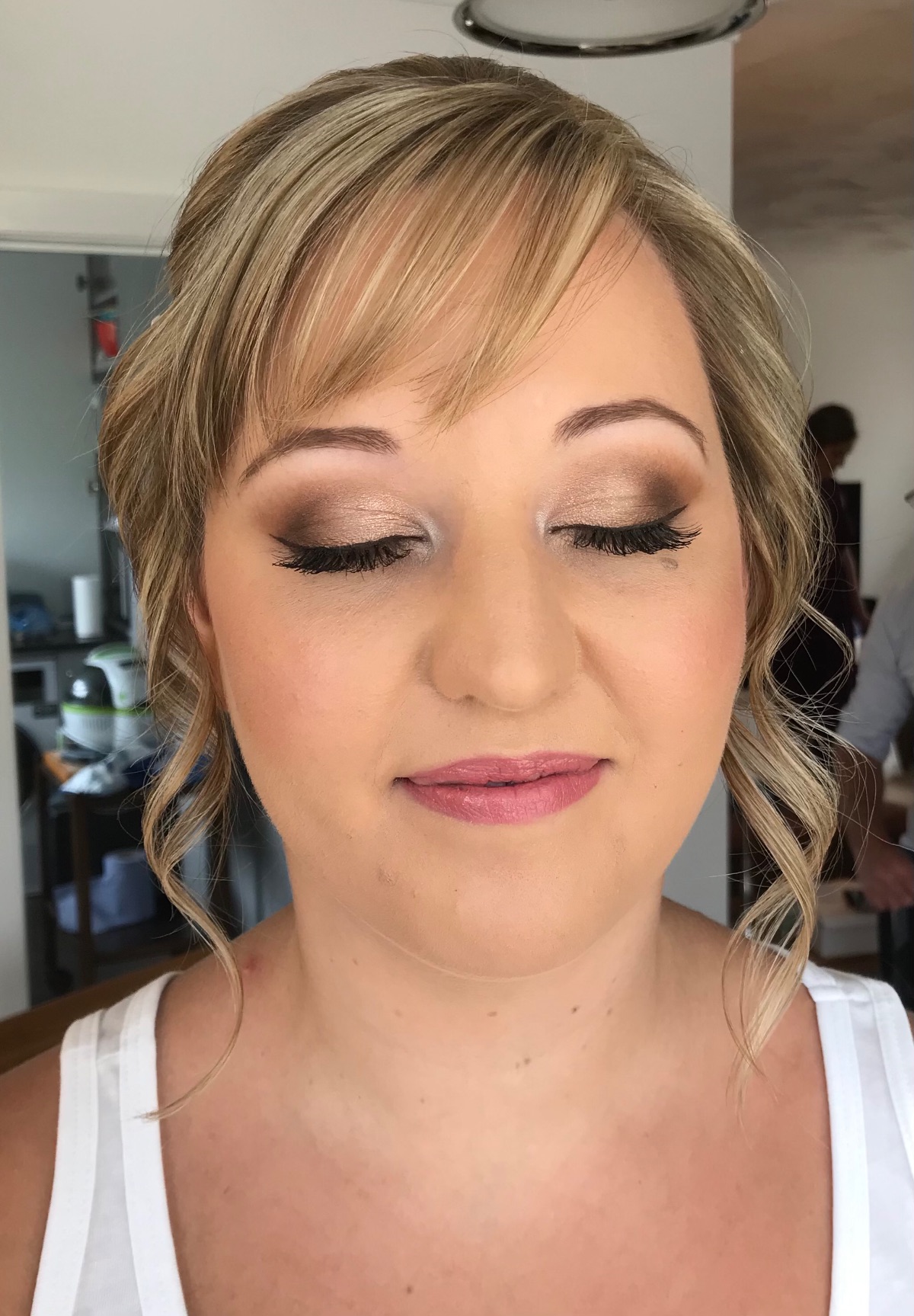 Paula Tennant Bridal Makeup Artist-Image-2