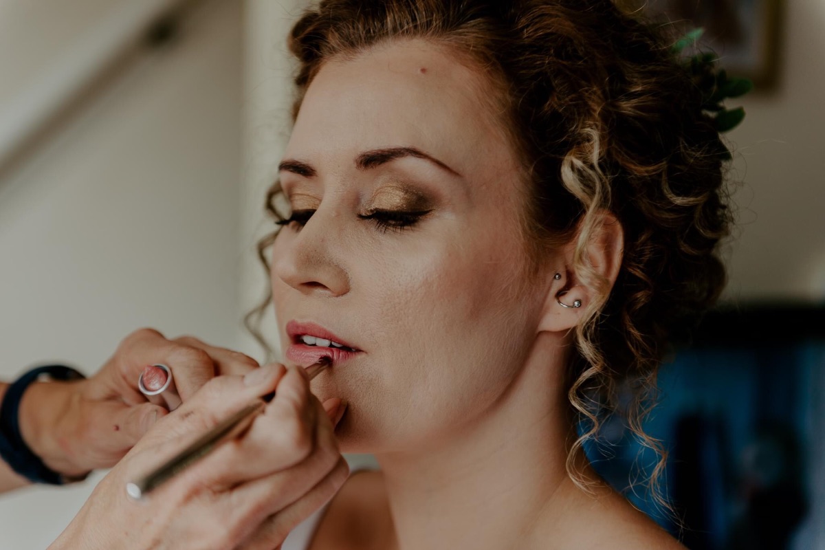 Paula Tennant Bridal Makeup Artist-Image-4