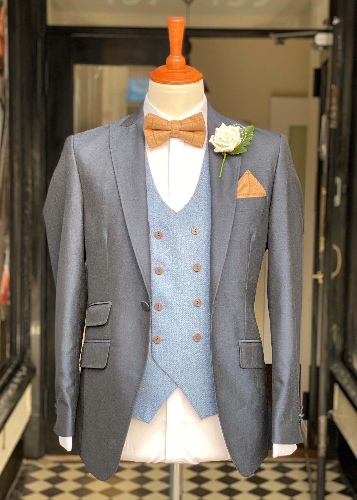 PARKERS Formal Wear Mens Suit Wear / Hire in Lowestoft