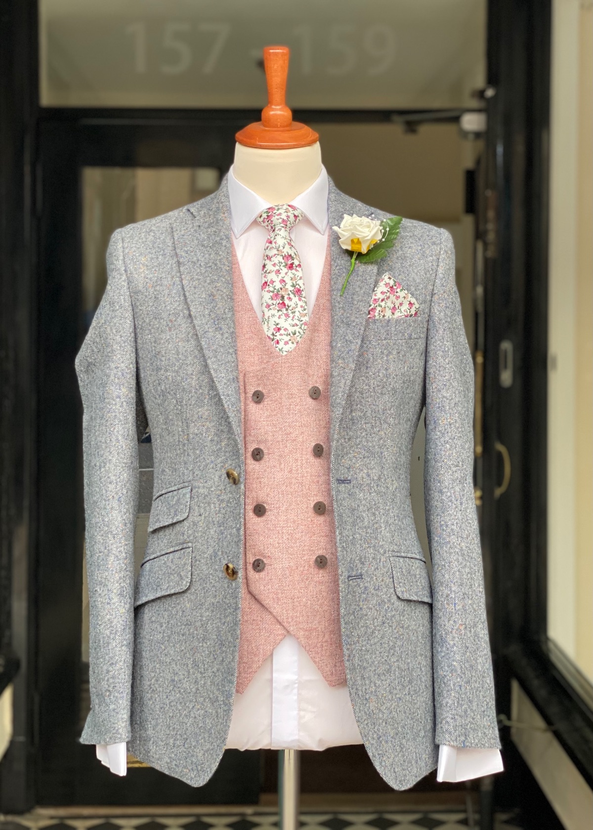 PARKERS Formal Wear Mens Suit Wear / Hire in Lowestoft