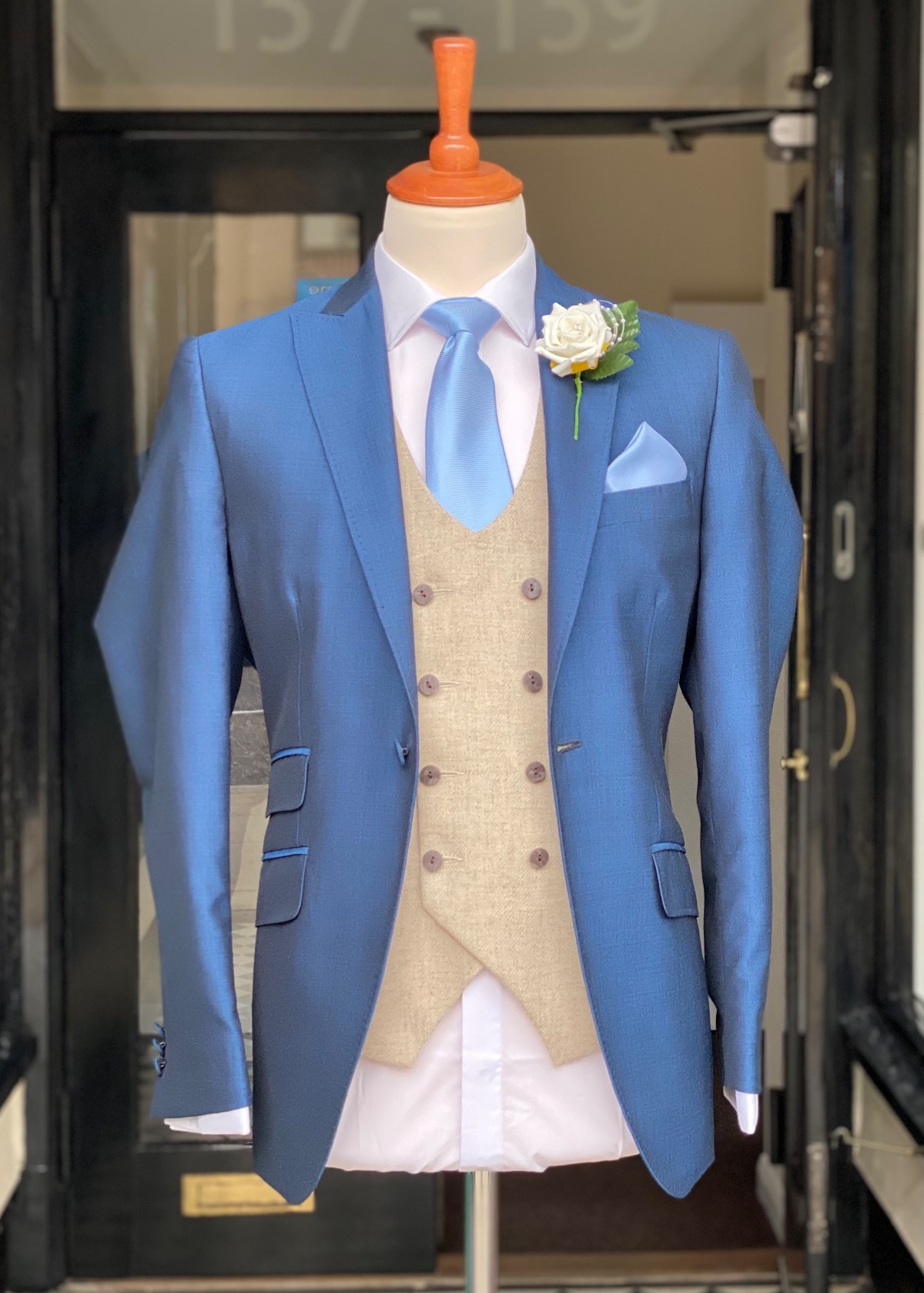 PARKERS Formal Wear Mens Suit Wear / Hire in Lowestoft