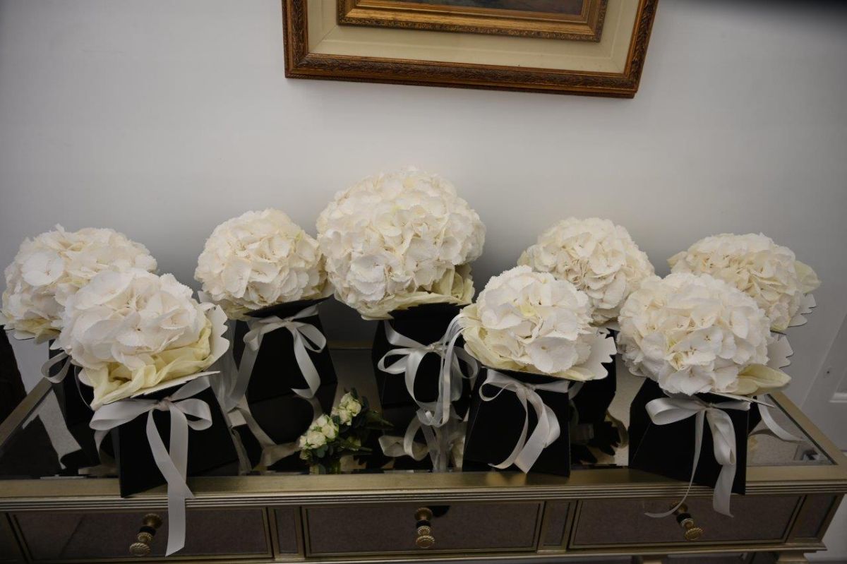 THE FLOWER DESIGNER-Image-70
