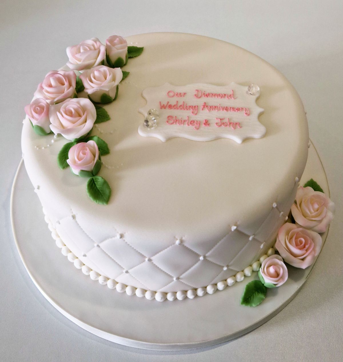 Centrepiece Cake Designs-Image-3