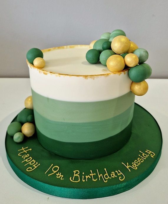 Centrepiece Cake Designs-Image-17
