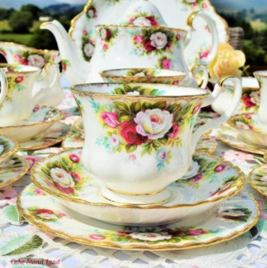 CAKE STAND LAND-Image-65