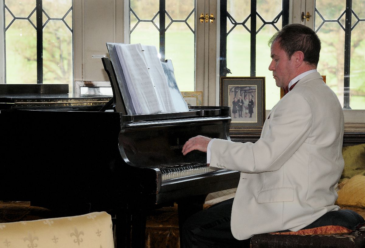 Mark Reeves - Professional Pianist-Image-67