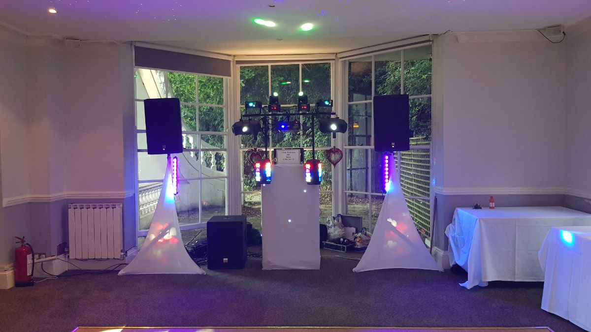 Oasis Roadshow mobile disco -Image-10