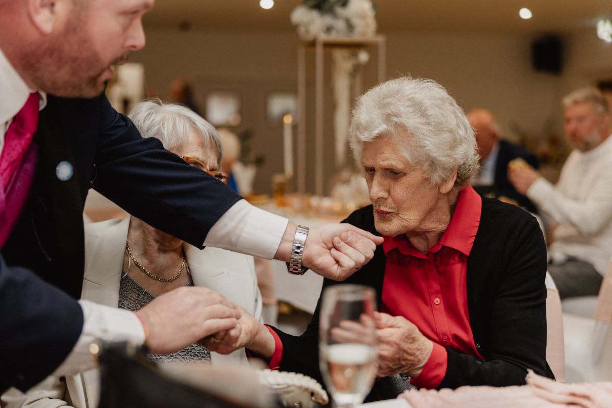Paul Grundle magician-Image-43
