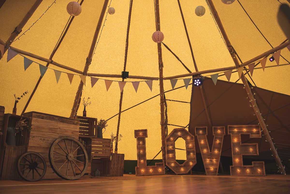 Gallery Item 90 for Belcote Farm Tipi Weddings