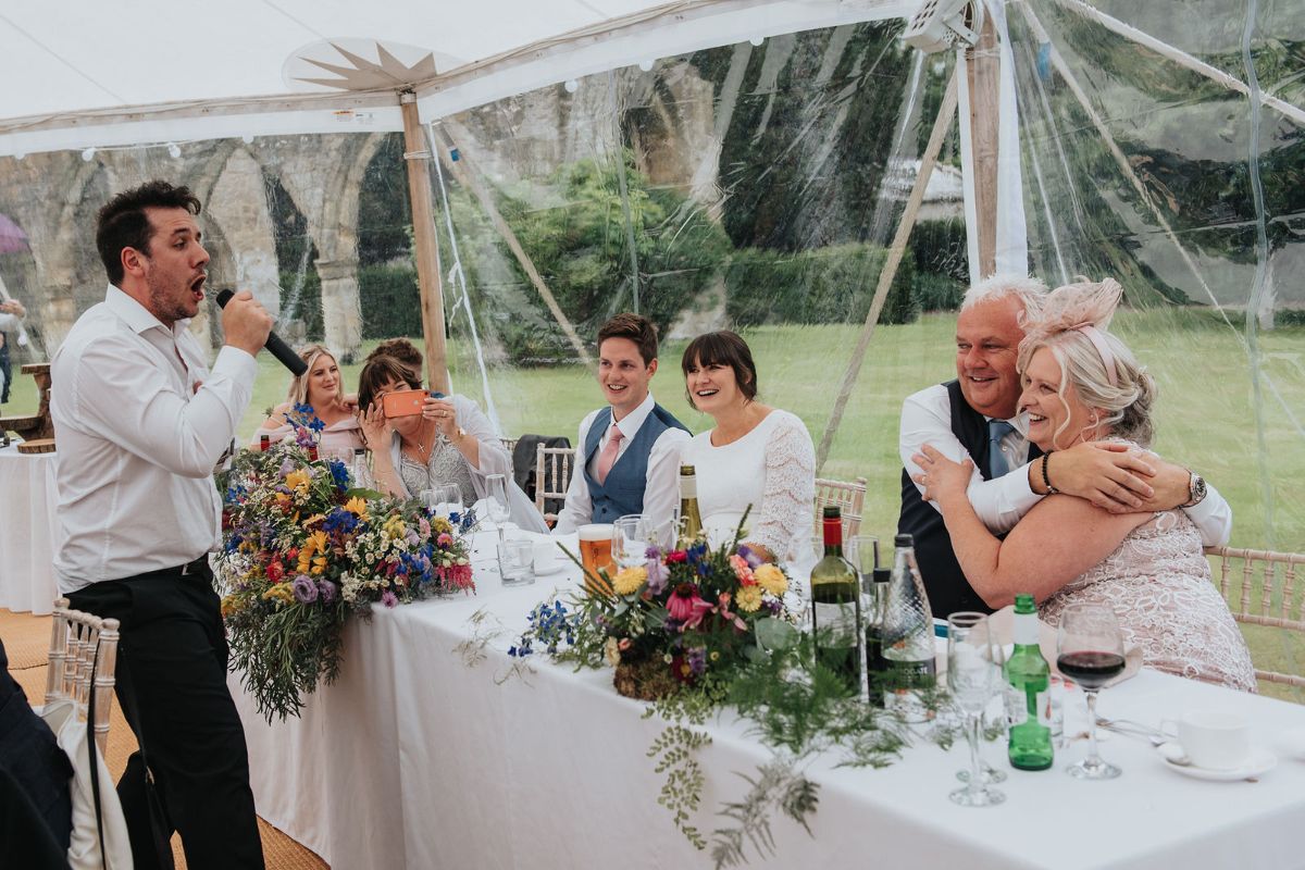 The Astonishing Singers - Singing Waiters-Image-18