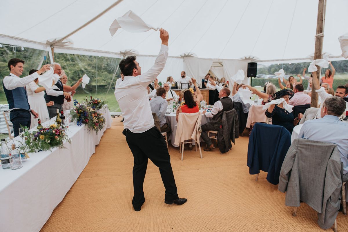 The Astonishing Singers - Singing Waiters-Image-24