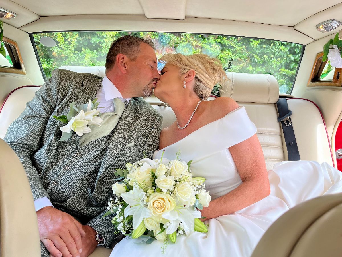Lady R Wedding & Chauffeur Hire Ltd-Image-17