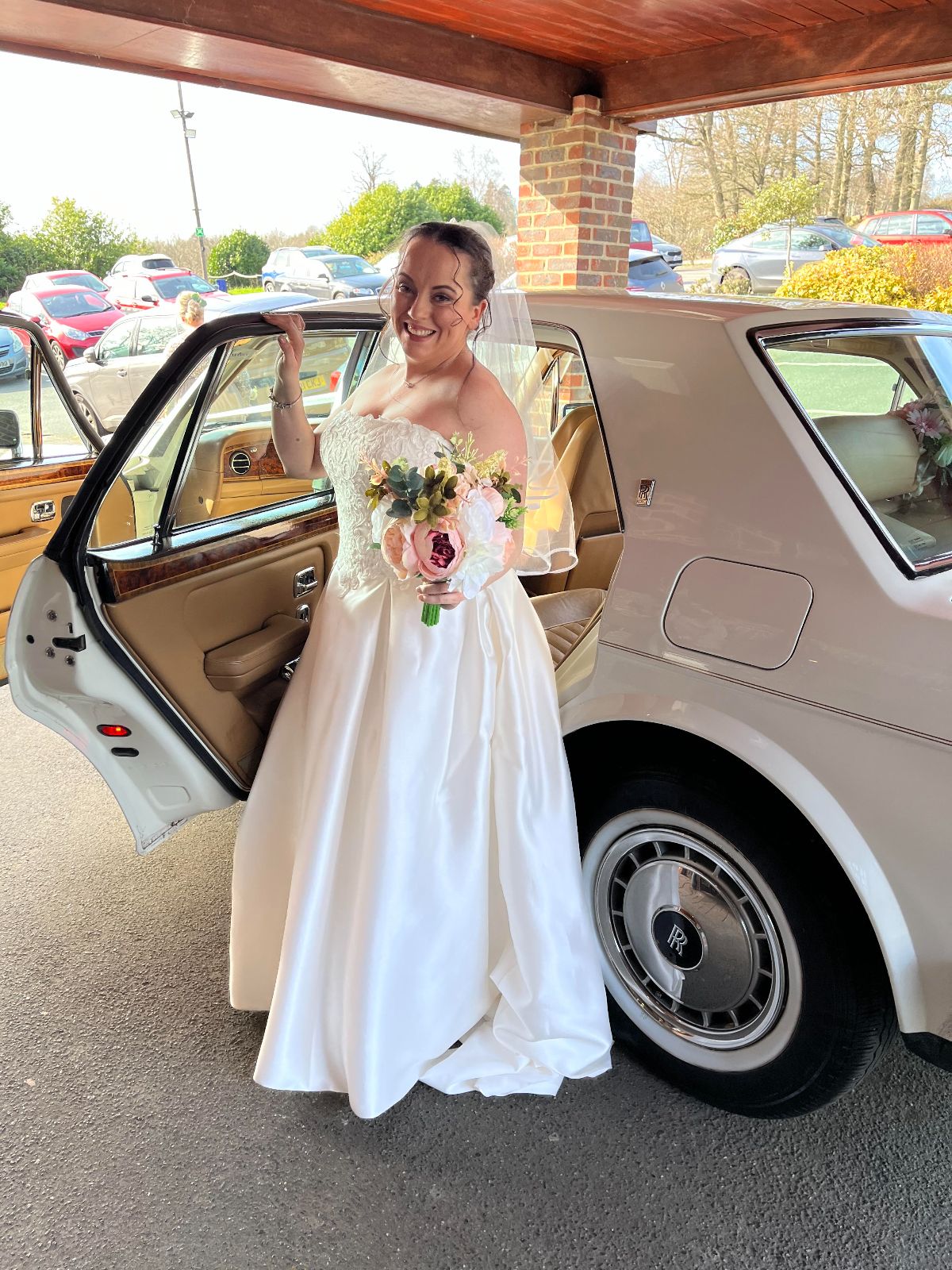 Lady R Wedding & Chauffeur Hire Ltd-Image-41
