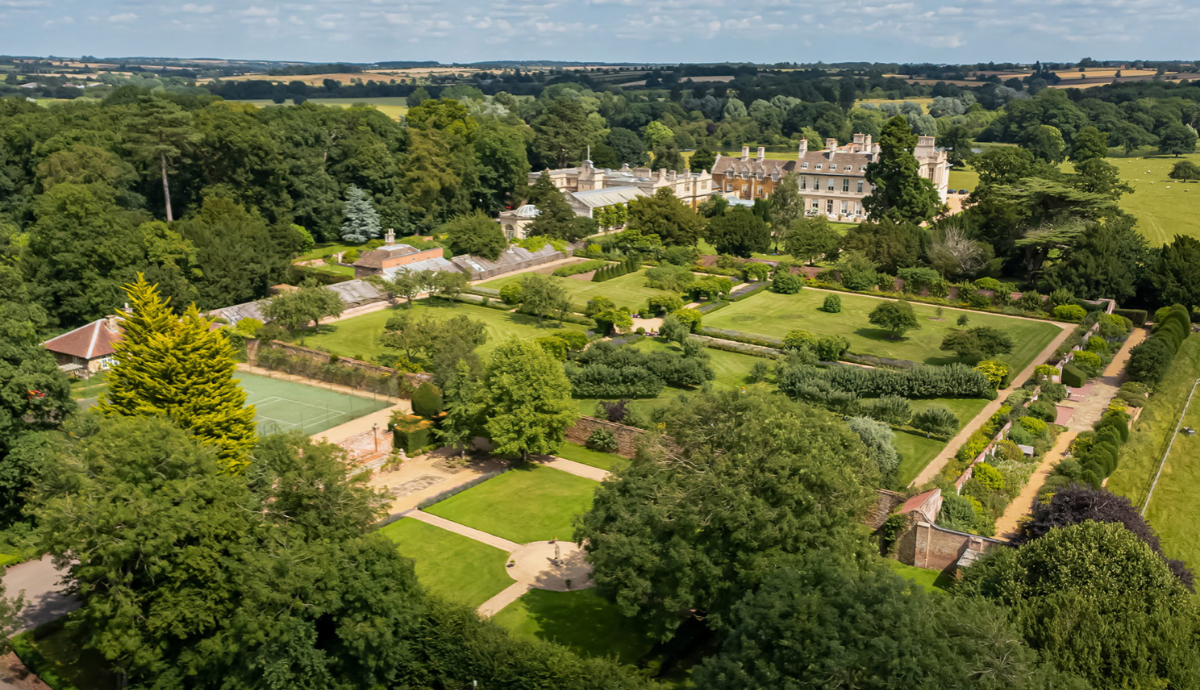 Wedding Venue in Melton Mowbray, Stapleford Park | UKbride