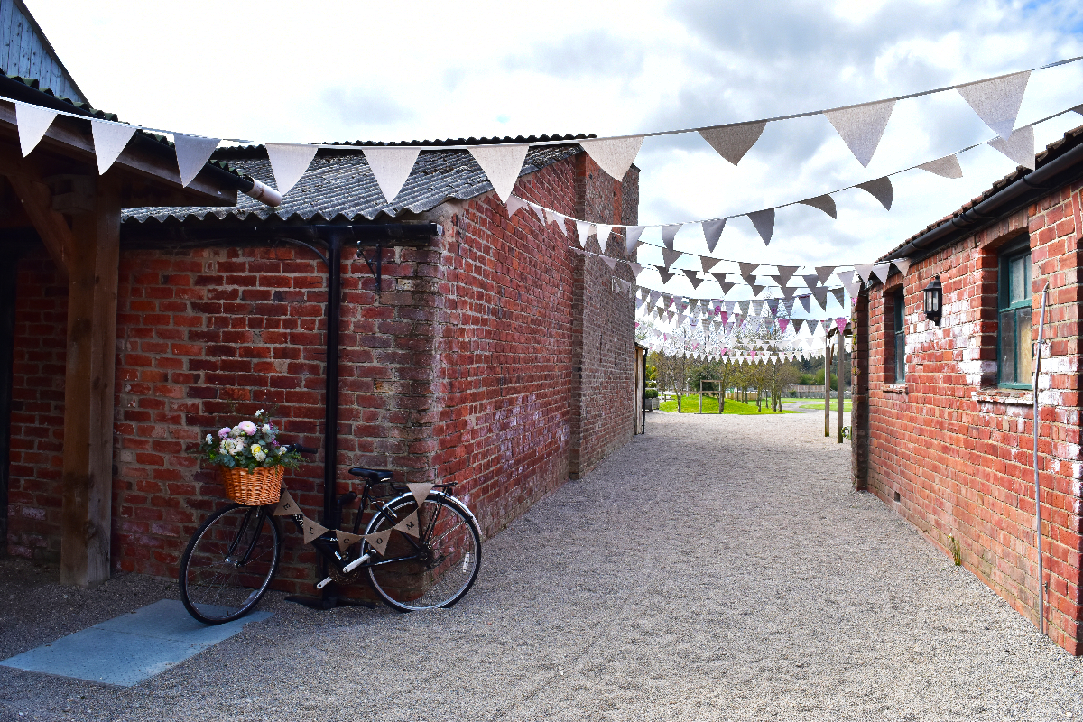 The Amazing Wedding Company-Image-1