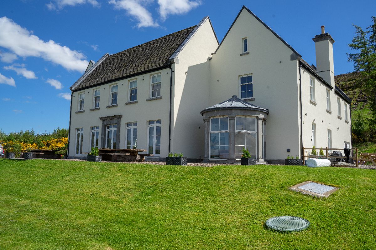 Wedding Venue in Auchterarder, Alexander House UKbride