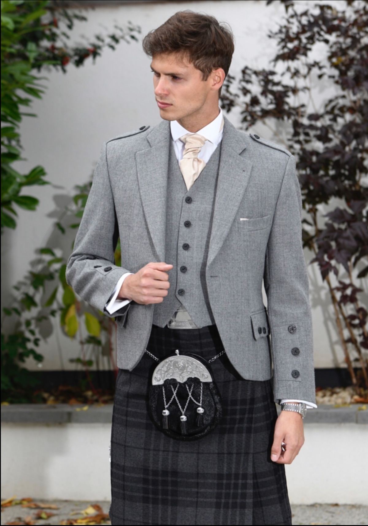 Hancocks Menswear Mens Suit Wear / Hire in Grimsby UKbride