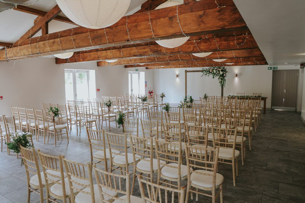 Wedding Venue in Sheffield, Sheffield Manor Lodge UKbride