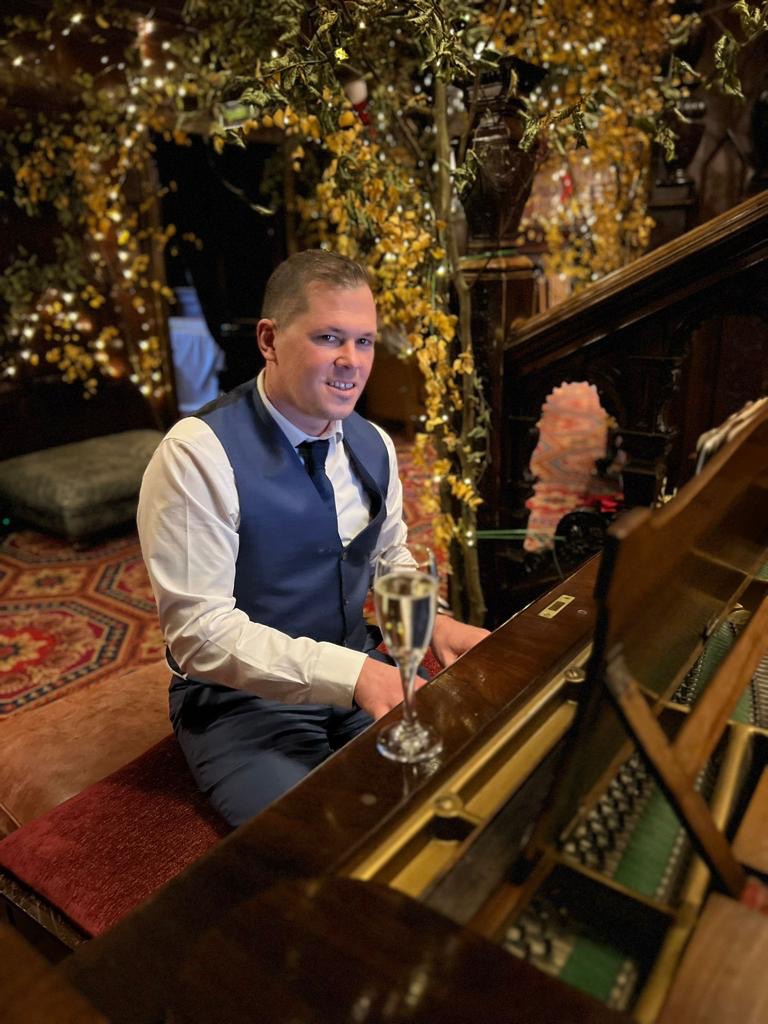 Chris Morris - Pianist -Image-91