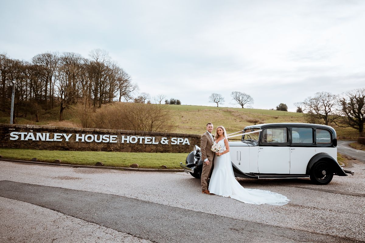 Forest of Bowland Wedding Car Hire-Image-19
