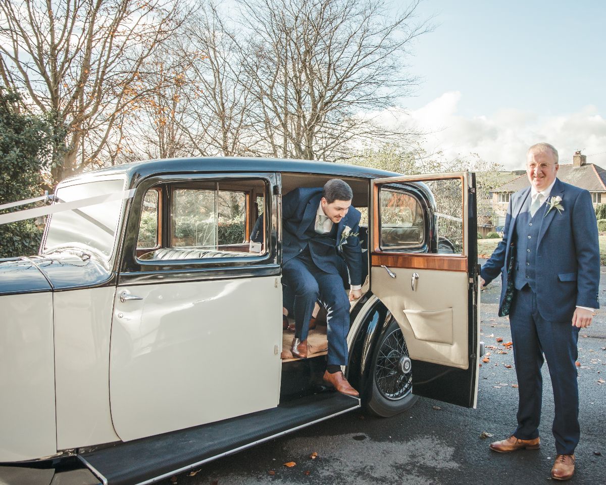 Forest of Bowland Wedding Car Hire-Image-3