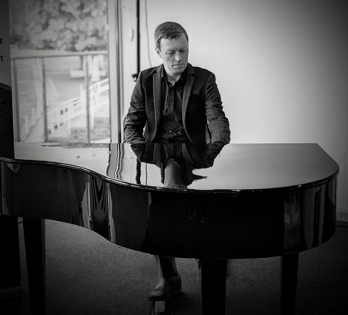 Robbie Roberts Wedding Pianist-Image-4