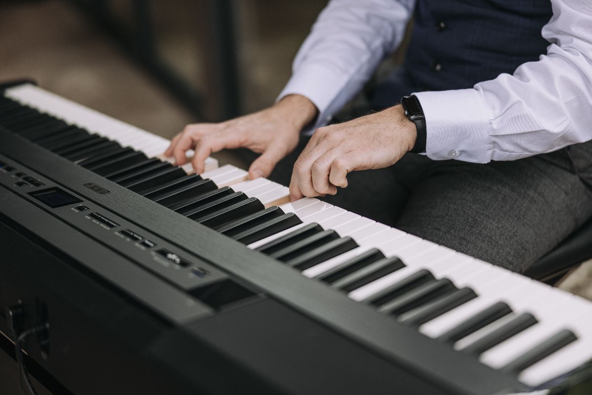 Robbie Roberts Wedding Pianist-Image-28