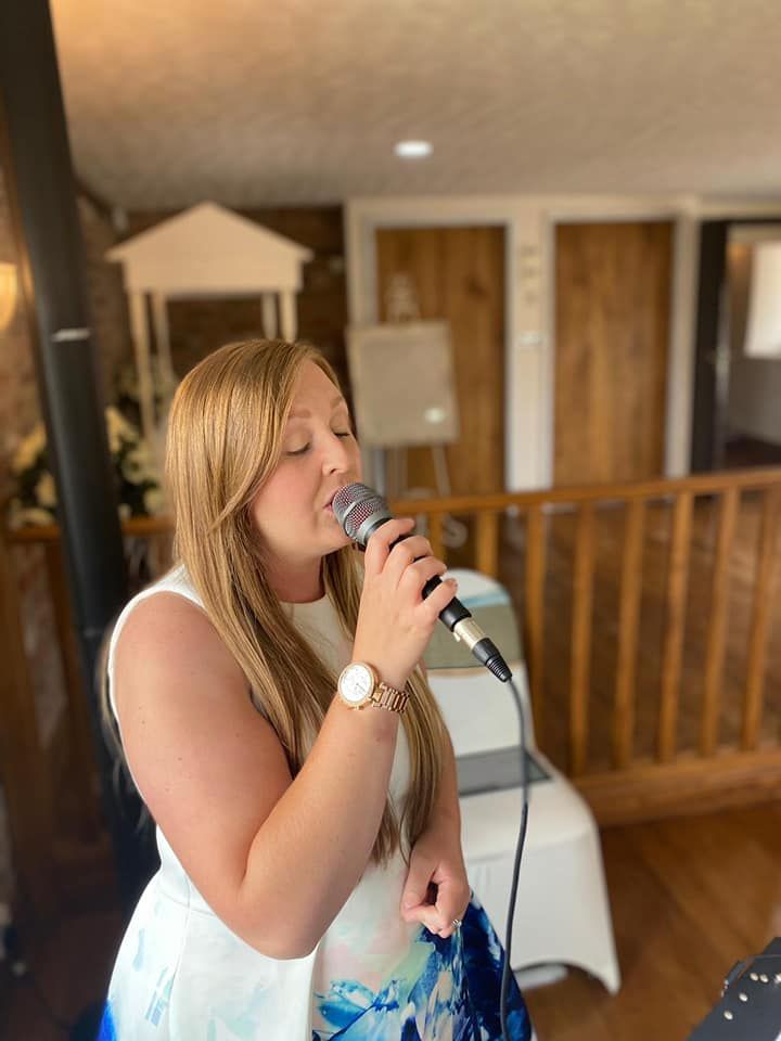 Chloe Boulton - Wedding Singer-Image-30