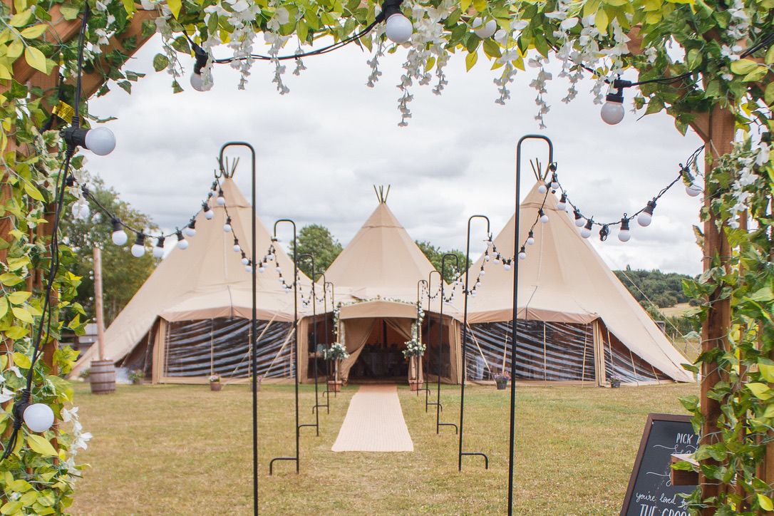 Gallery Item 16 for Overgrown Acres Weddings