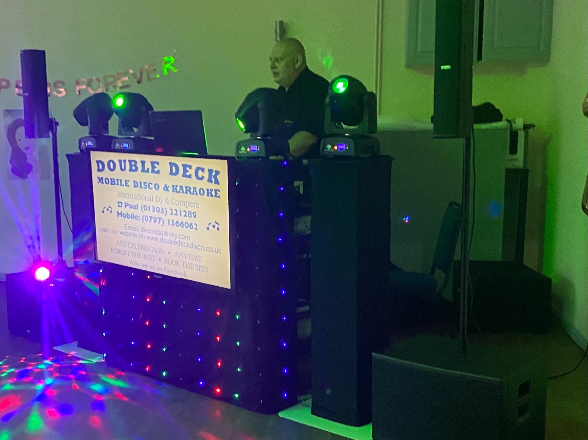 Double Deck Disco & Karaoke/Photobooth-Image-3