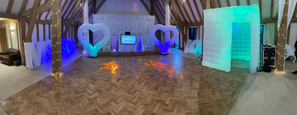 Double Deck Disco & Karaoke/Photobooth-Image-12