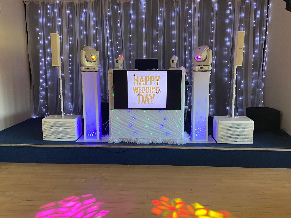 Double Deck Disco & Karaoke/Photobooth-Image-31