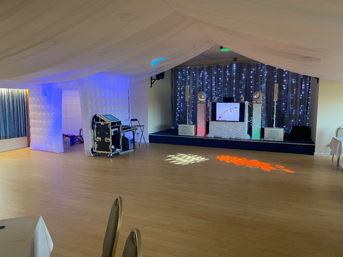 Double Deck Disco & Karaoke/Photobooth-Image-36